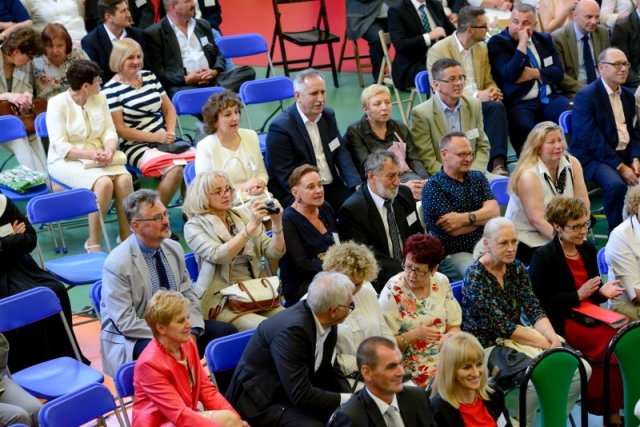 Jubileusz 100-lecia Szkoły - „Wspomnień czar” - część artystyczna podczas uroczystych obchodów Jubileuszu Szkoły